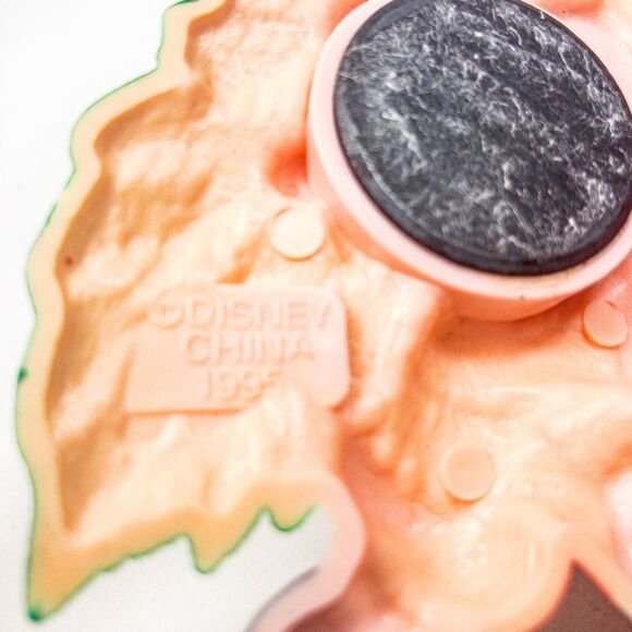 1995 Vintage Disney Mickey Mouse Santa & Christmas Tree Magnet - Picture 4 of 5